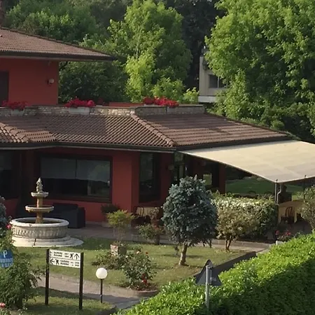 Il Leone D'oro Hotell Telgate